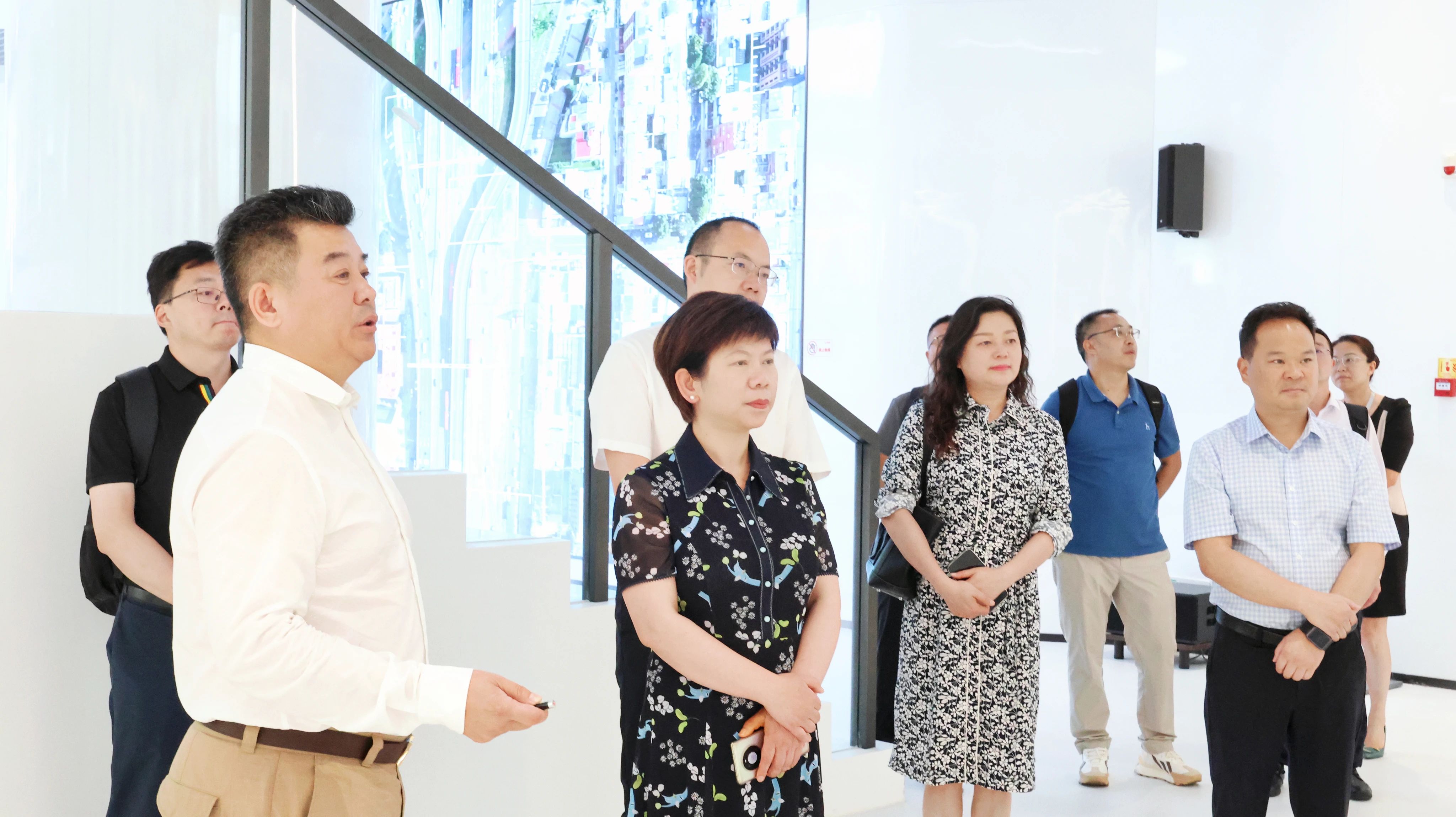 尊龙凯时与成都会郫都区告竣战略相助 推动成都影视城建设